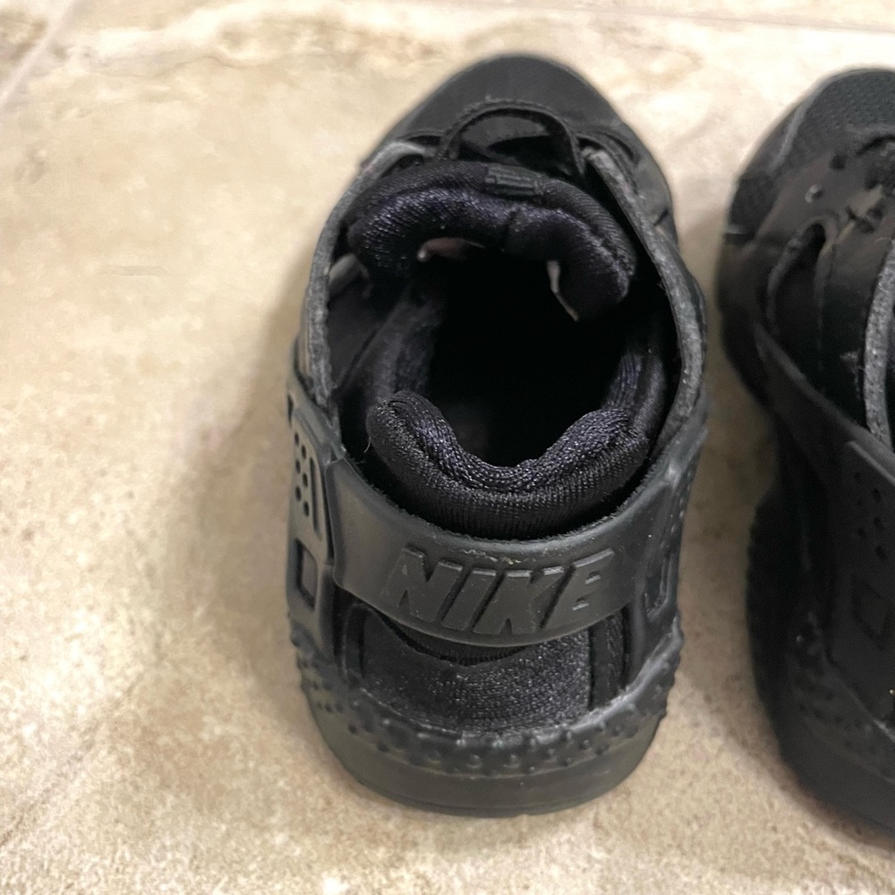 Nike’s Toddler Size 7 - Picture 5 of 7